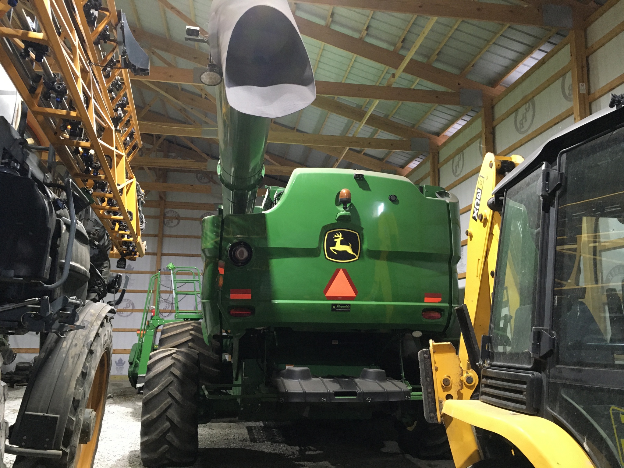 2012 John Deere S670 Image 3