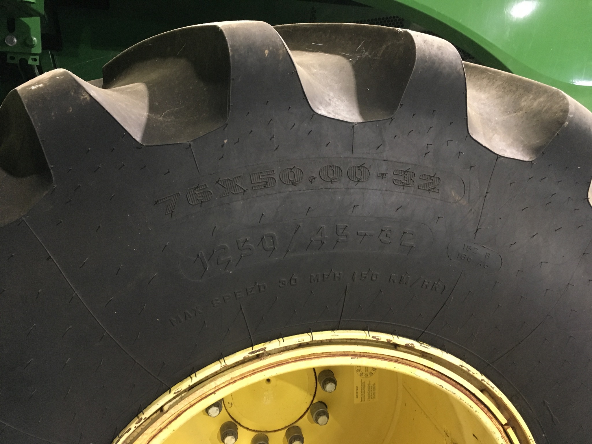 2012 John Deere S670 Image 12