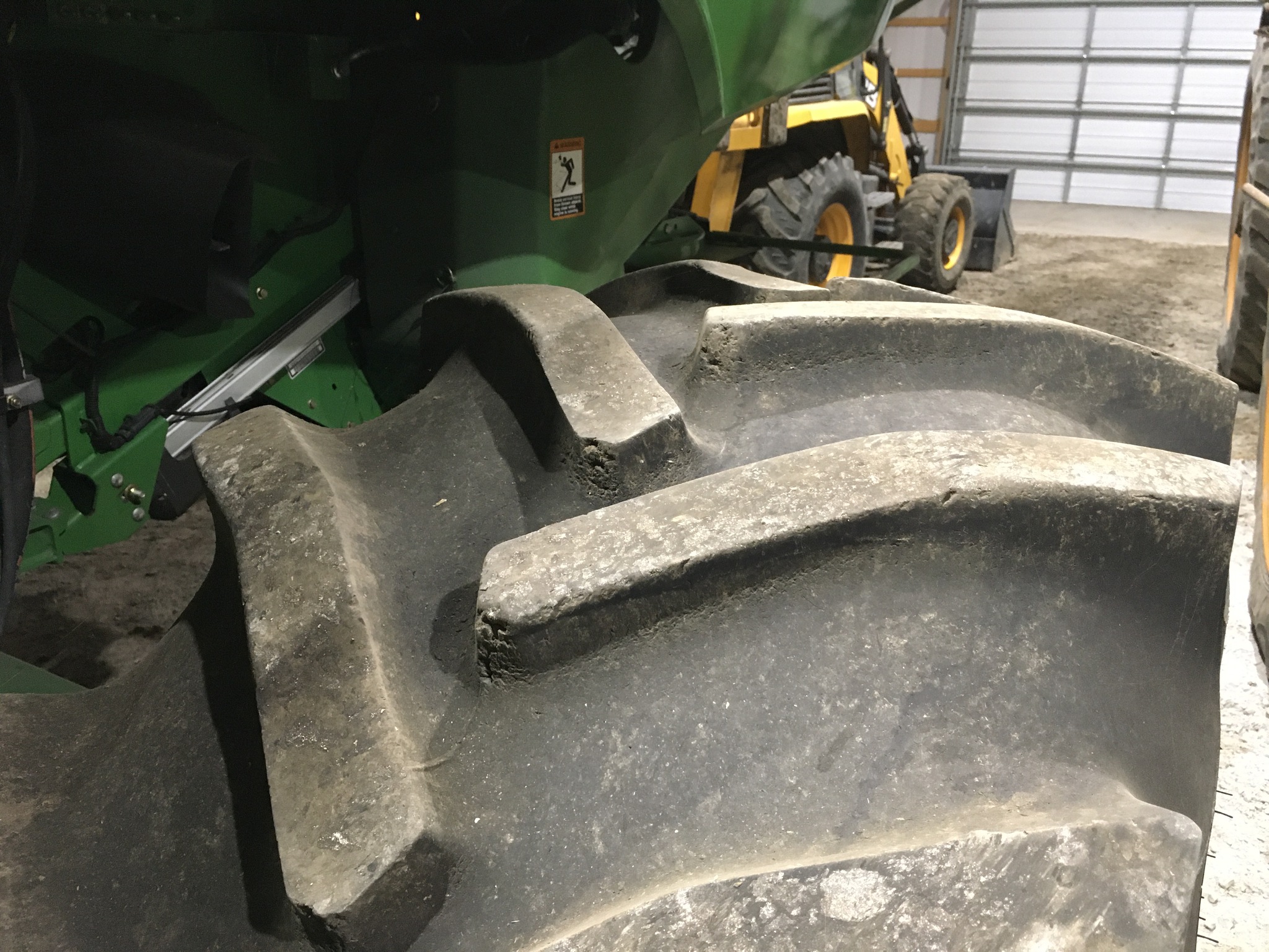 2012 John Deere S670 Image 13
