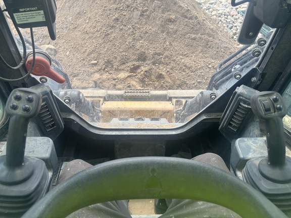 2022 John-Deere 325G