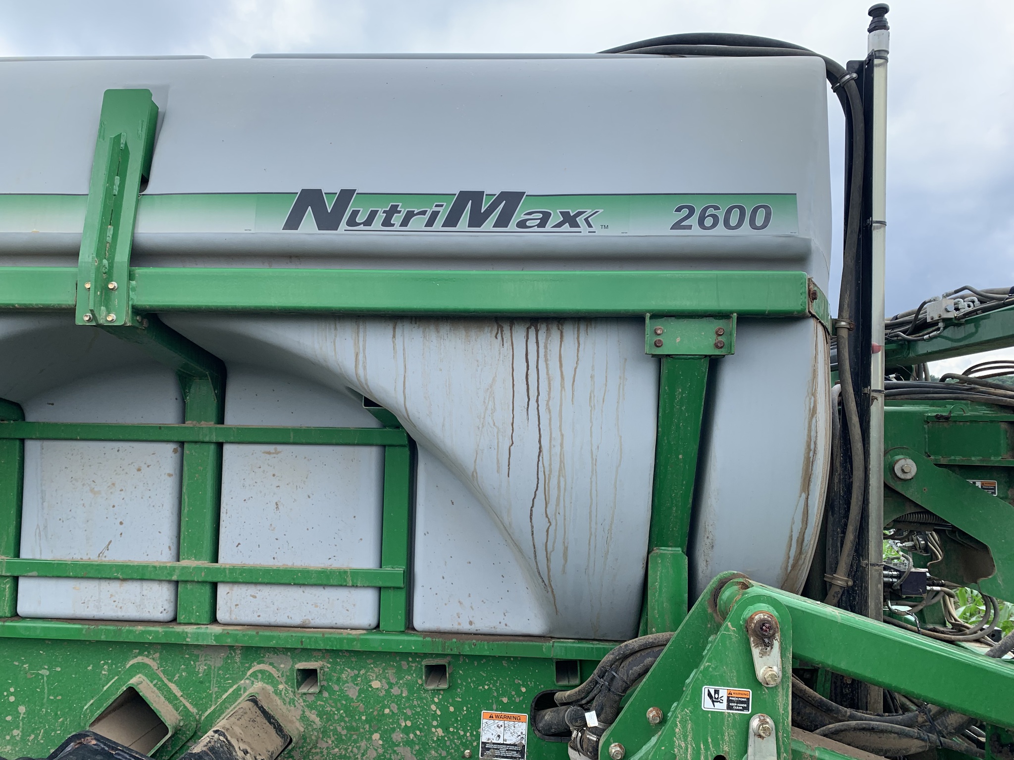 2022 Unverferth 2600 Image 9