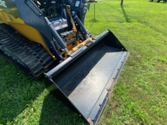 2025 John Deere 335 P Image 5