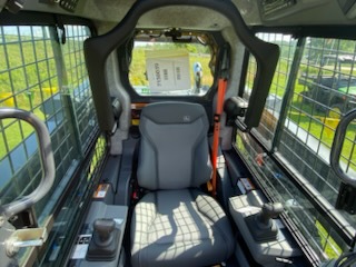 2025 John Deere 335 P Image 6