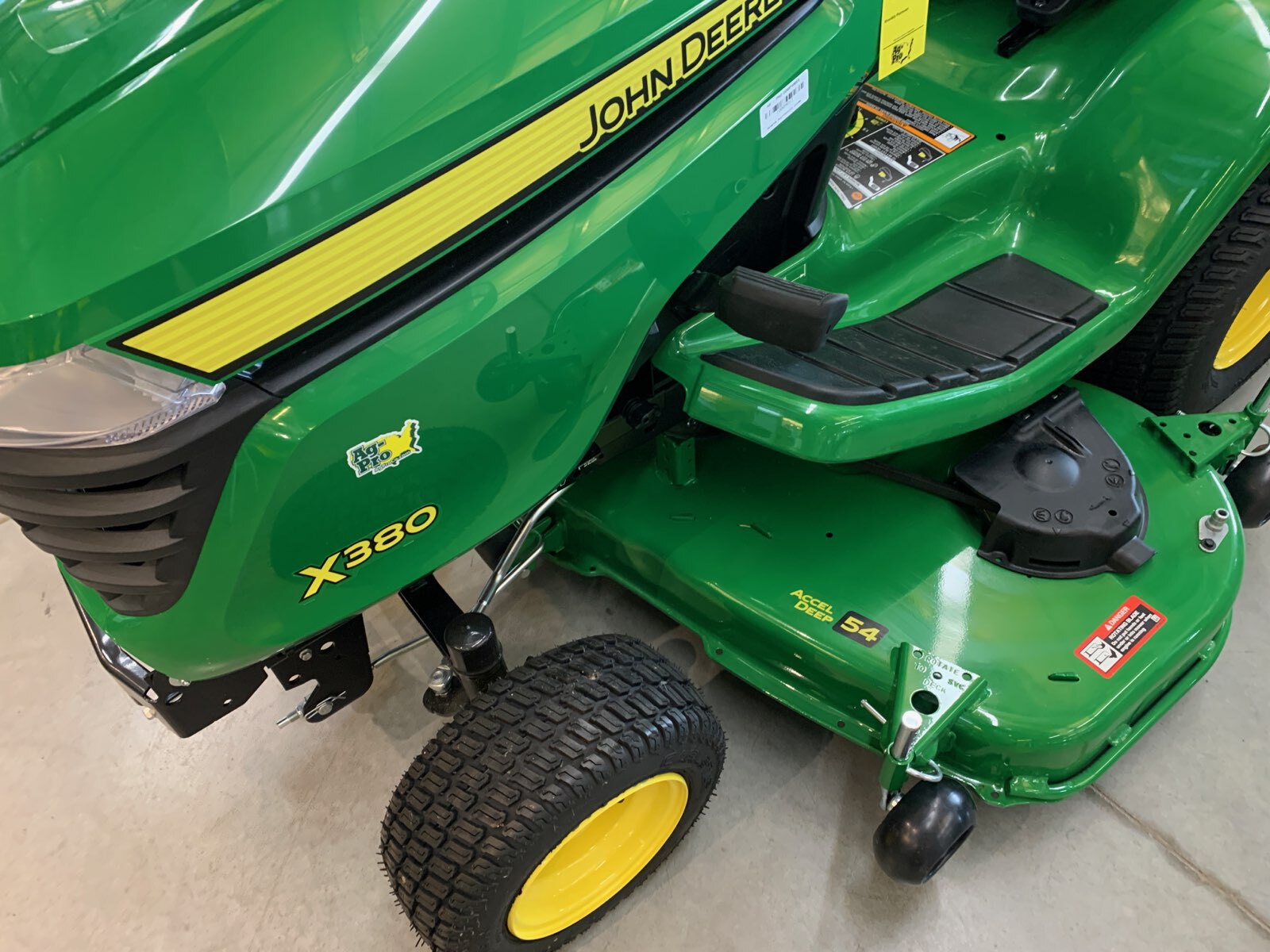 2025 John Deere X380 Image 2