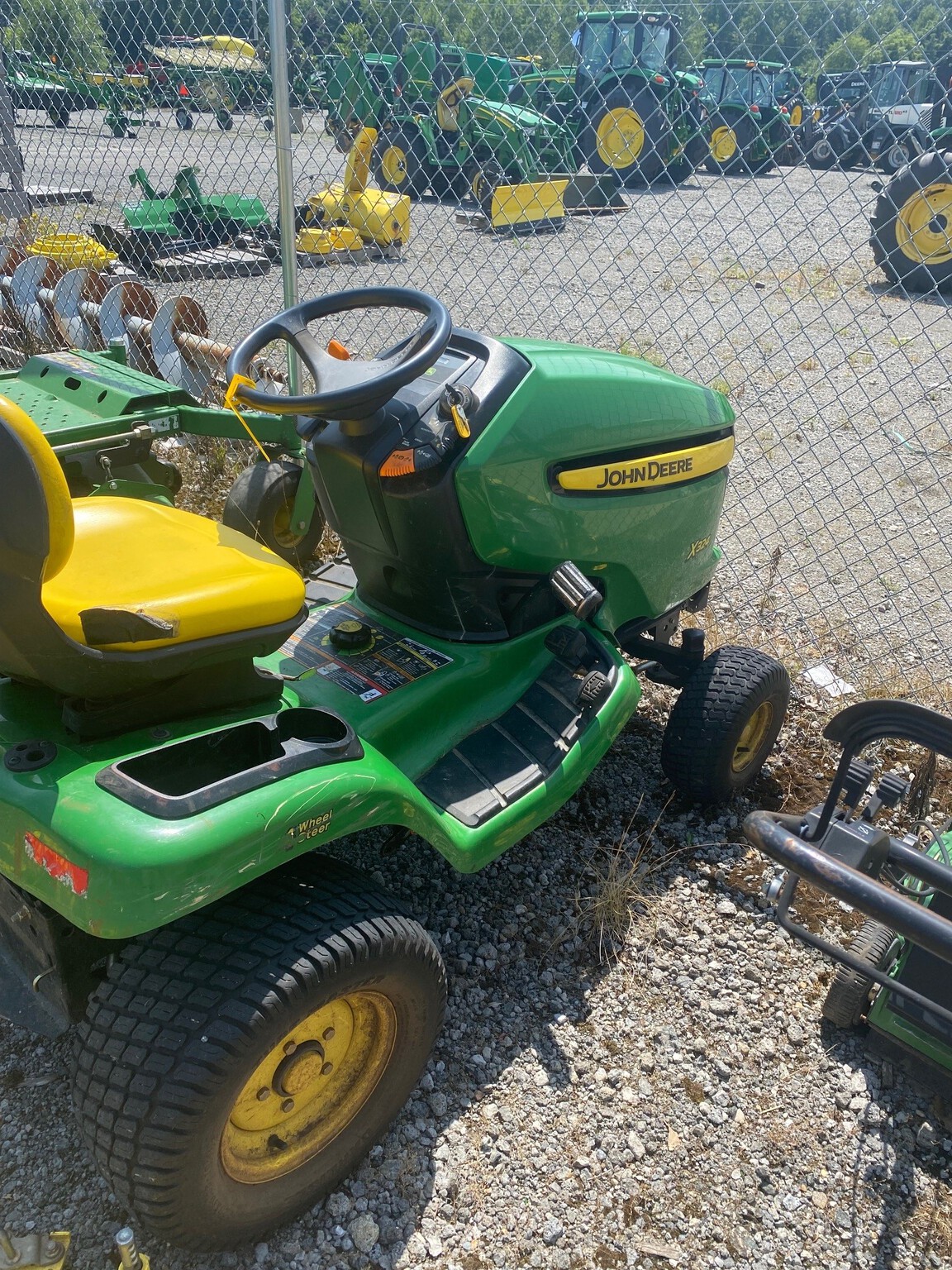2008 John Deere X324 Image 3