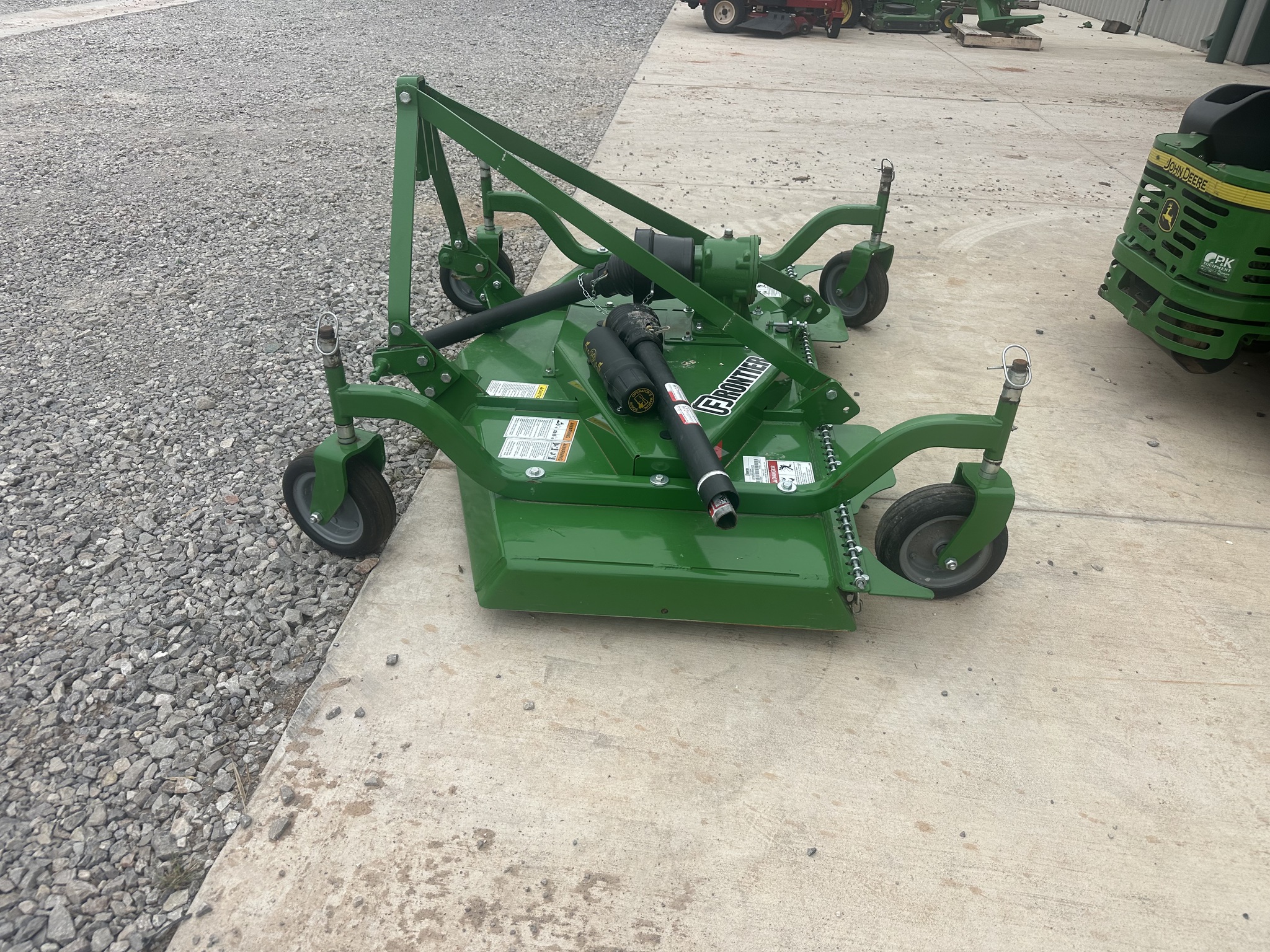 2025 John Deere GM2072R Image 2