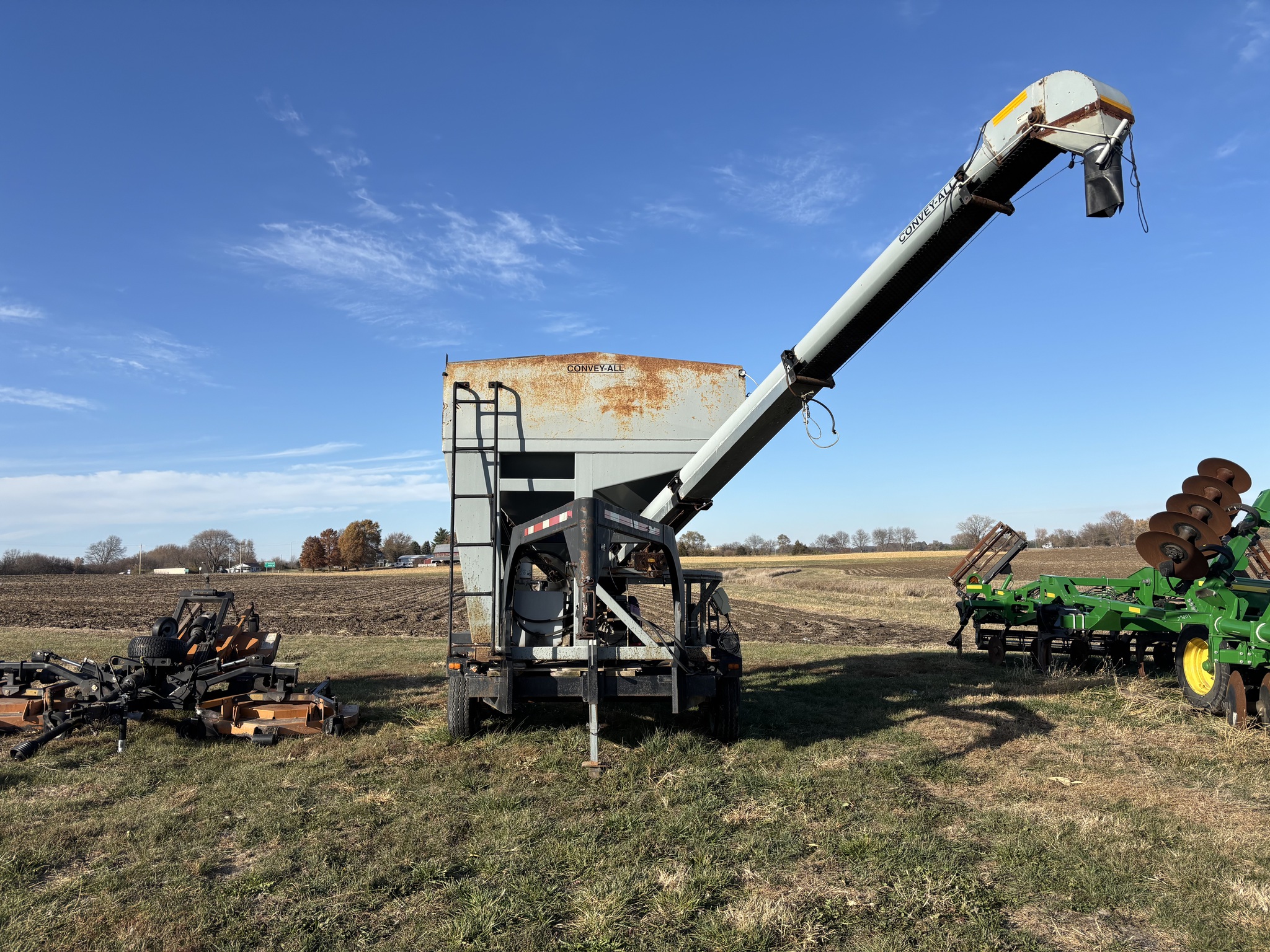   Convey-All BTS 290 at Heritage Tractor in Brimfield, IL
