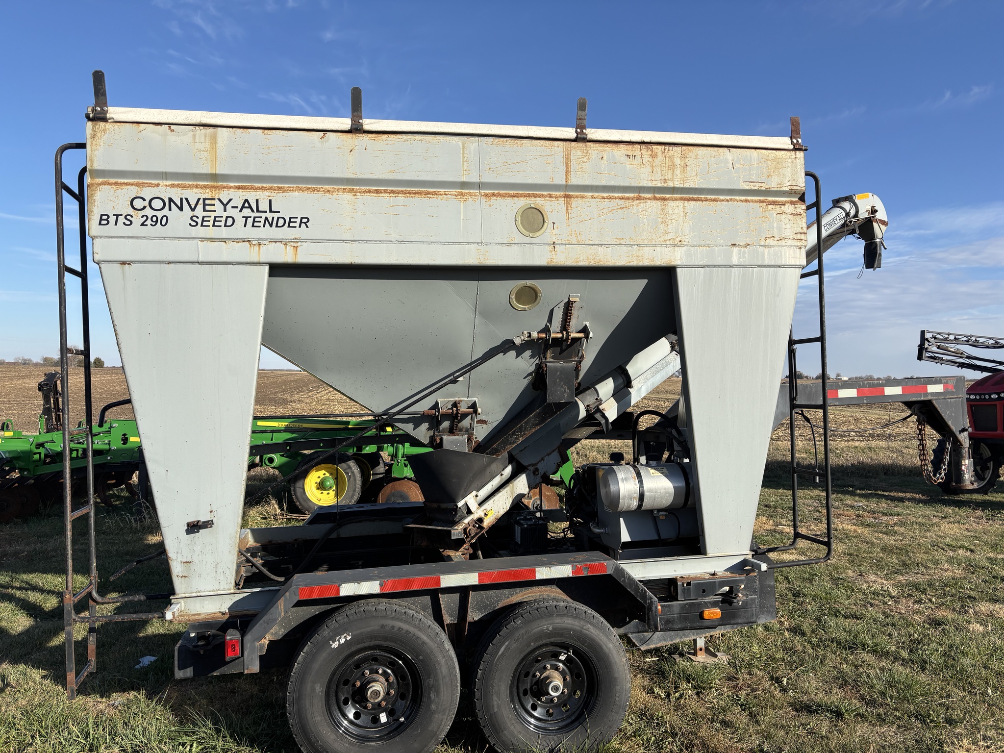   Convey-All BTS 290 at Heritage Tractor in Brimfield, IL