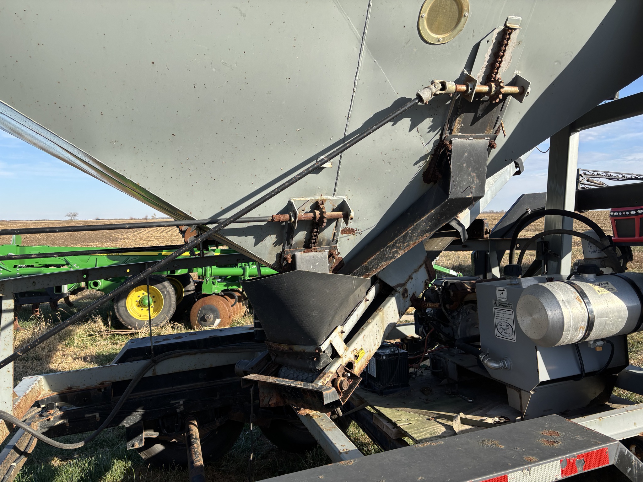   Convey-All BTS 290 at Heritage Tractor in Brimfield, IL