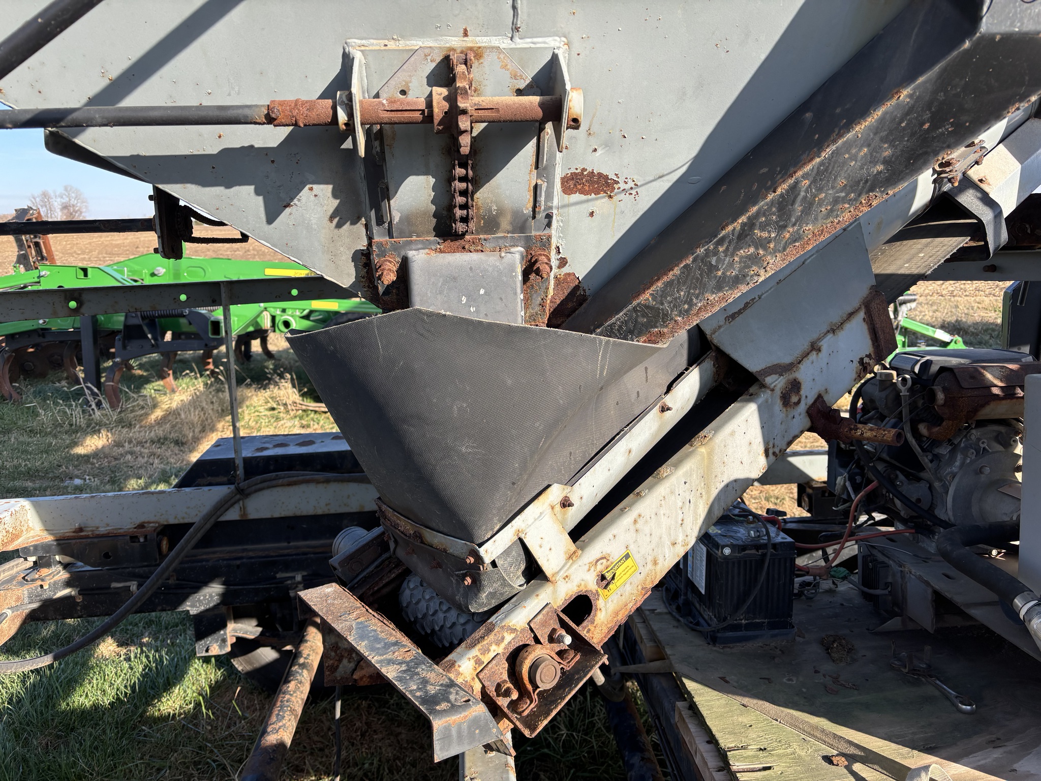   Convey-All BTS 290 at Heritage Tractor in Brimfield, IL