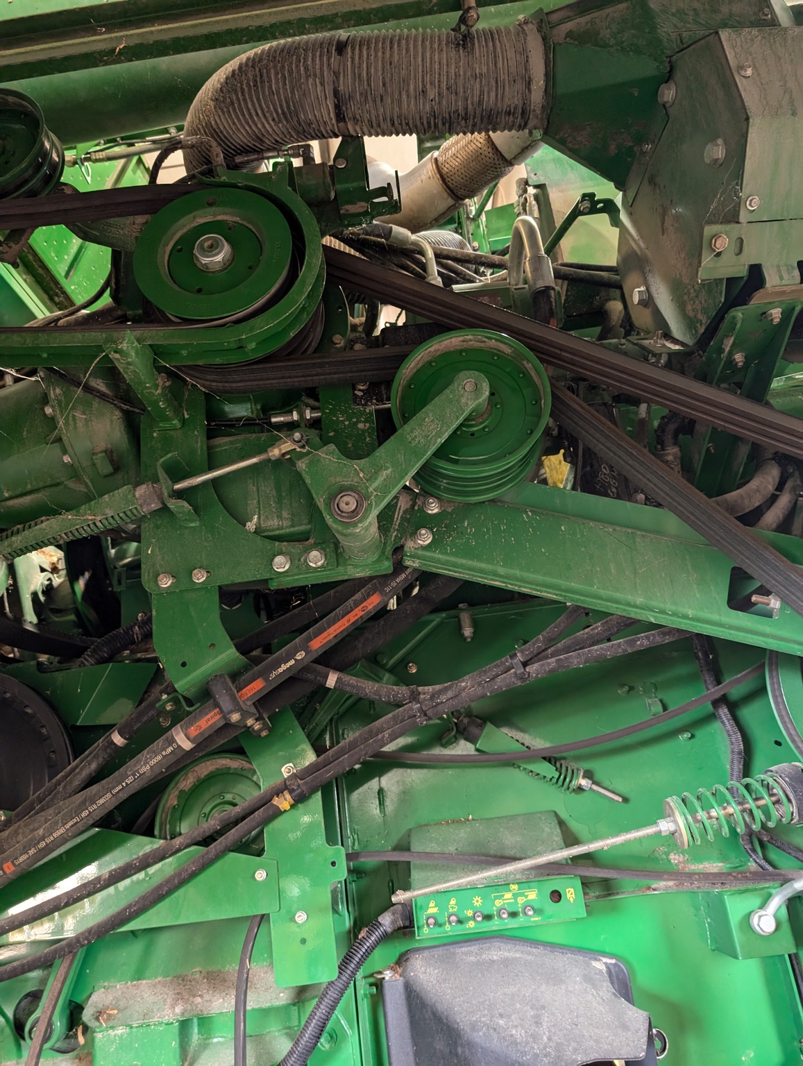  2012 John Deere S660 at Heritage Tractor in Lacon, IL