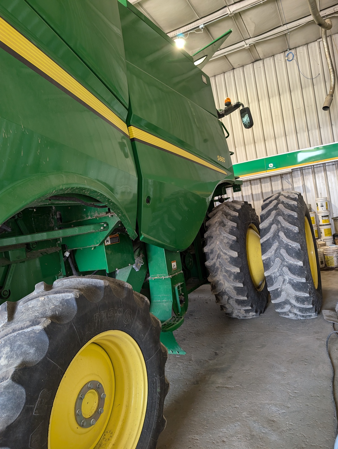  2012 John Deere S660 at Heritage Tractor in Lacon, IL
