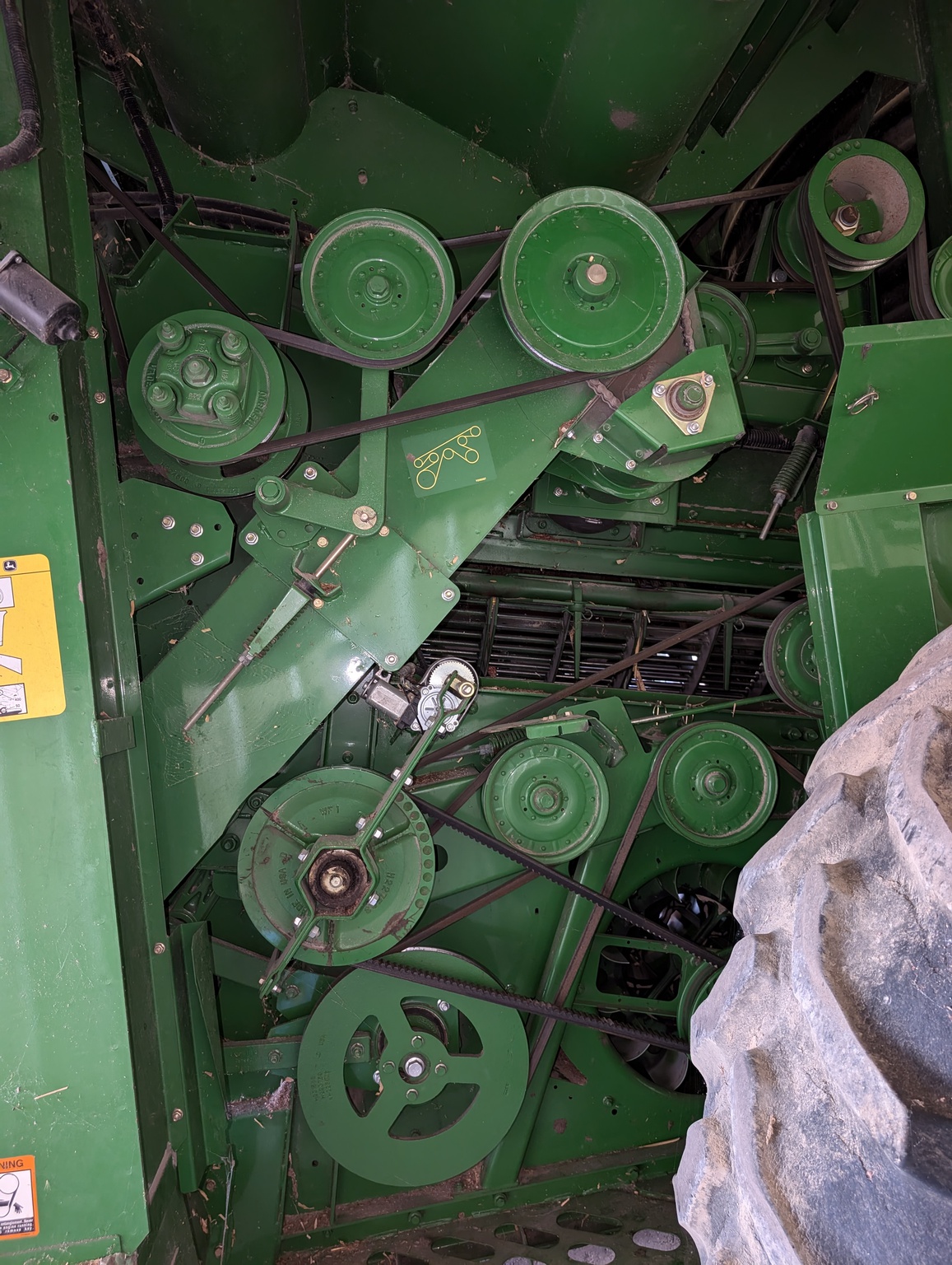 2012 John Deere S660 at Heritage Tractor in Lacon, IL
