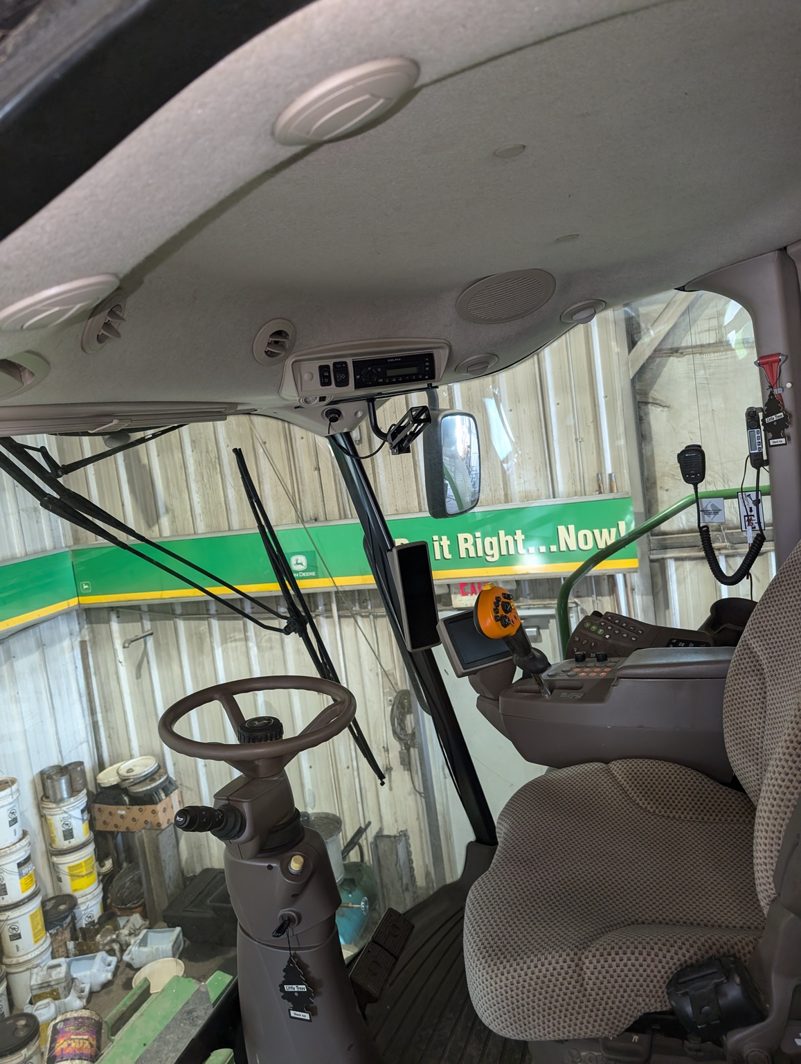  2012 John Deere S660 at Heritage Tractor in Lacon, IL