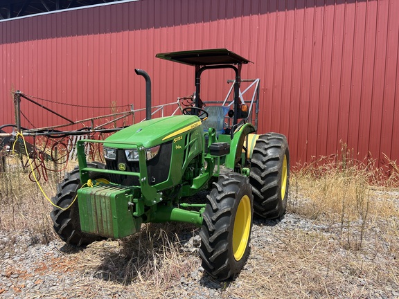 Photo of 2024 John Deere 5075E