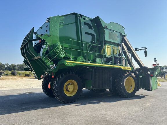 2024 John Deere CP770 Photo 4
