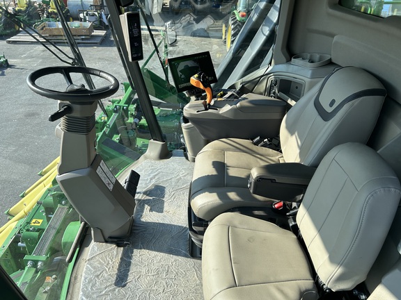 2024 John Deere CP770 Photo 8
