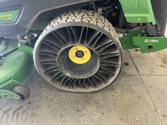 2024 John Deere Z997R - Photo13