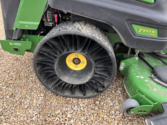 2024 John Deere Z997R - Photo11
