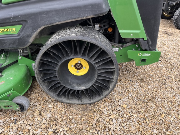 2024 John Deere Z997R - Photo13