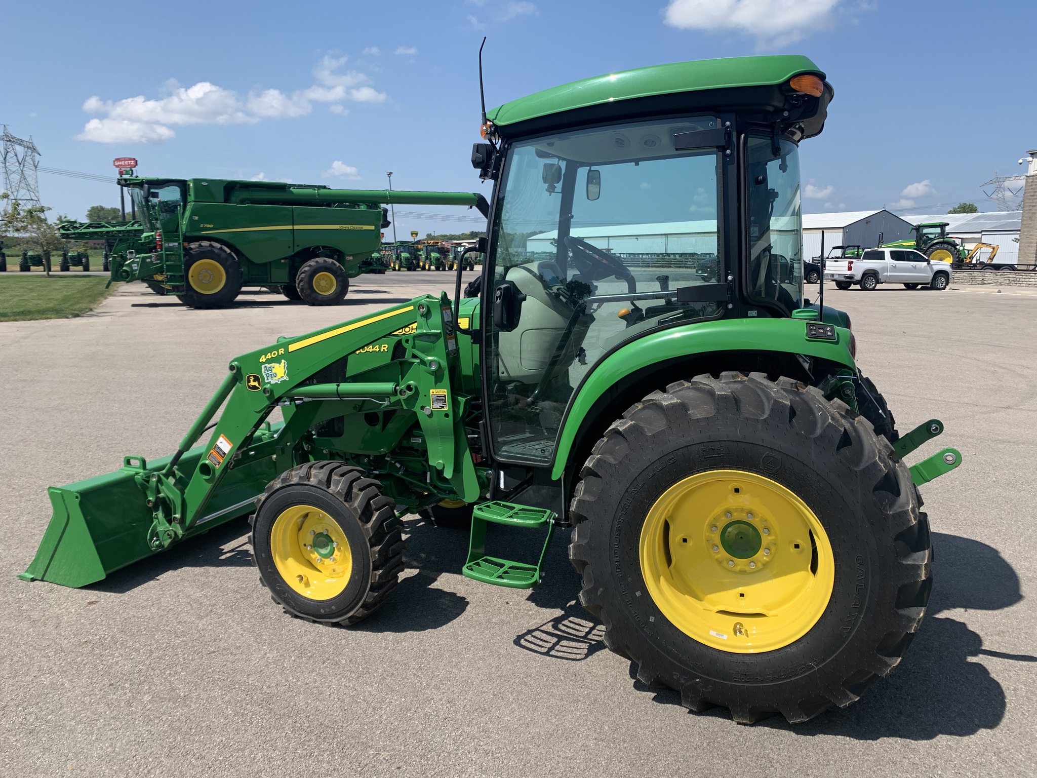 2024 John Deere 4044R Image 7
