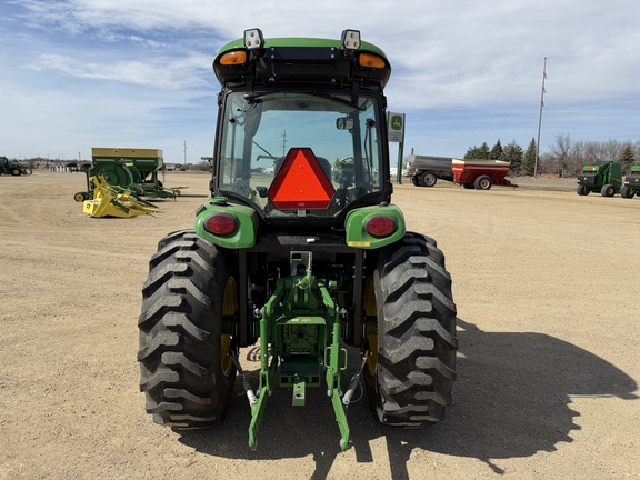 2025 John Deere 4066R - Photo4