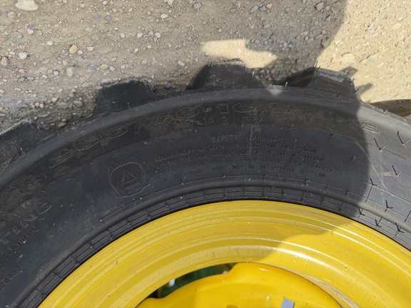 2025 John Deere 4066R - Photo9