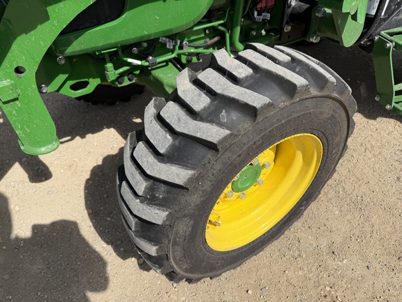 2025 John Deere 4066R - Photo10