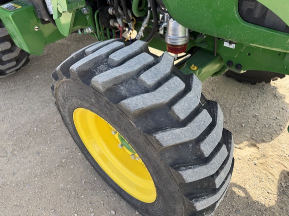 2025 John Deere 4066R - Photo11