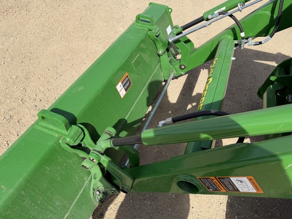 2025 John Deere 4066R - Photo17