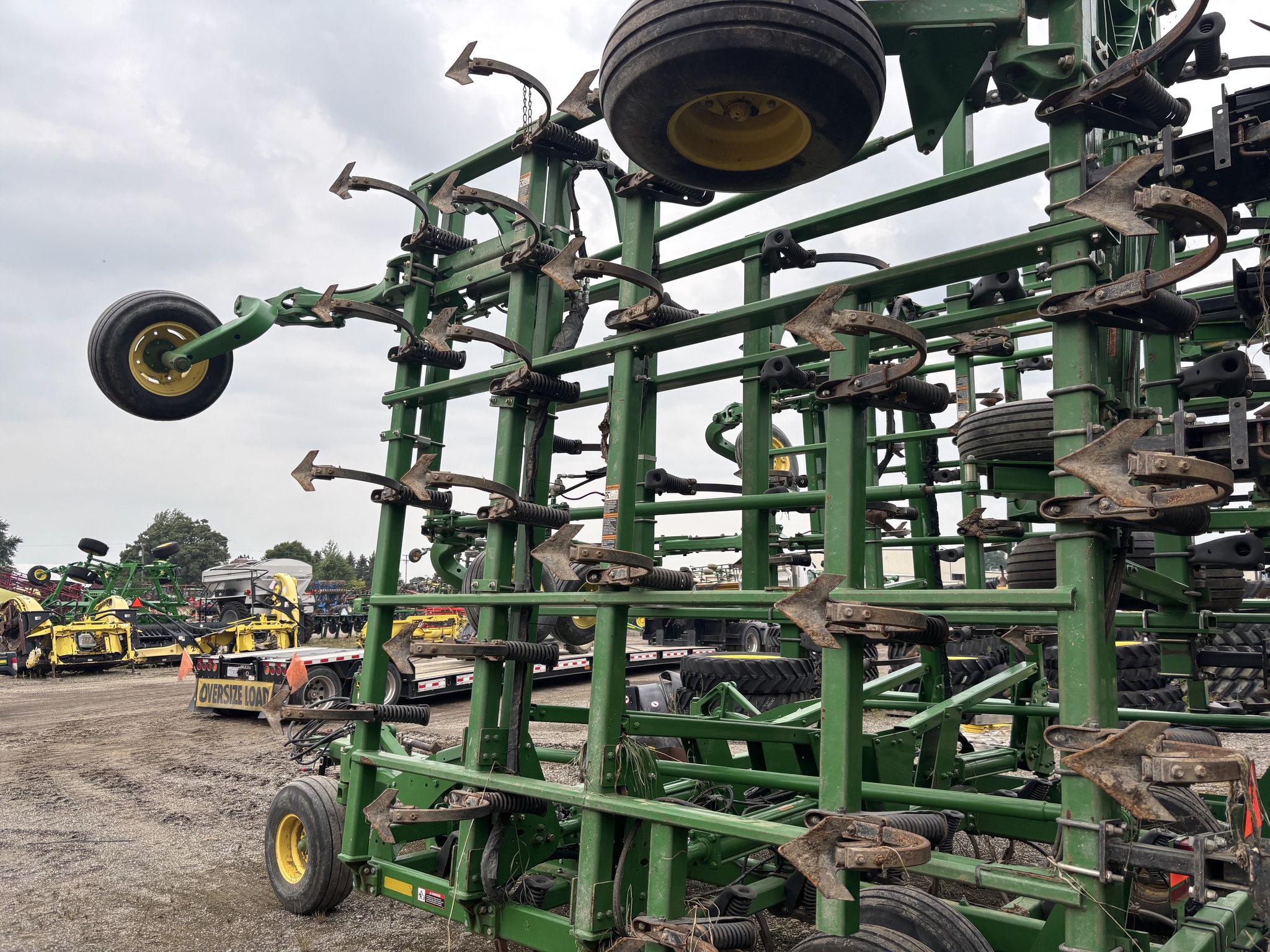 2014 John Deere 2210 Image 3