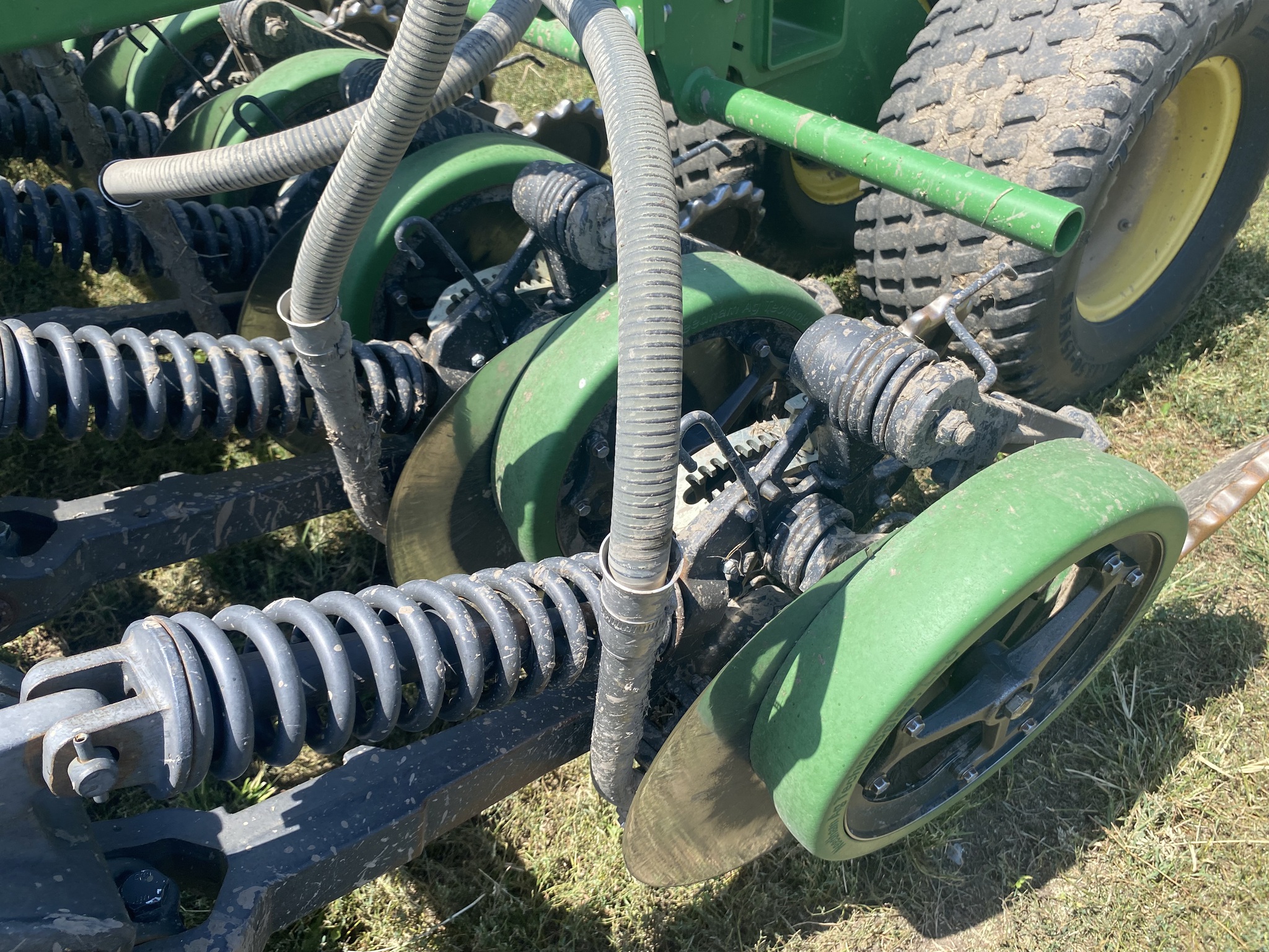 2019 John Deere N530C Image 9