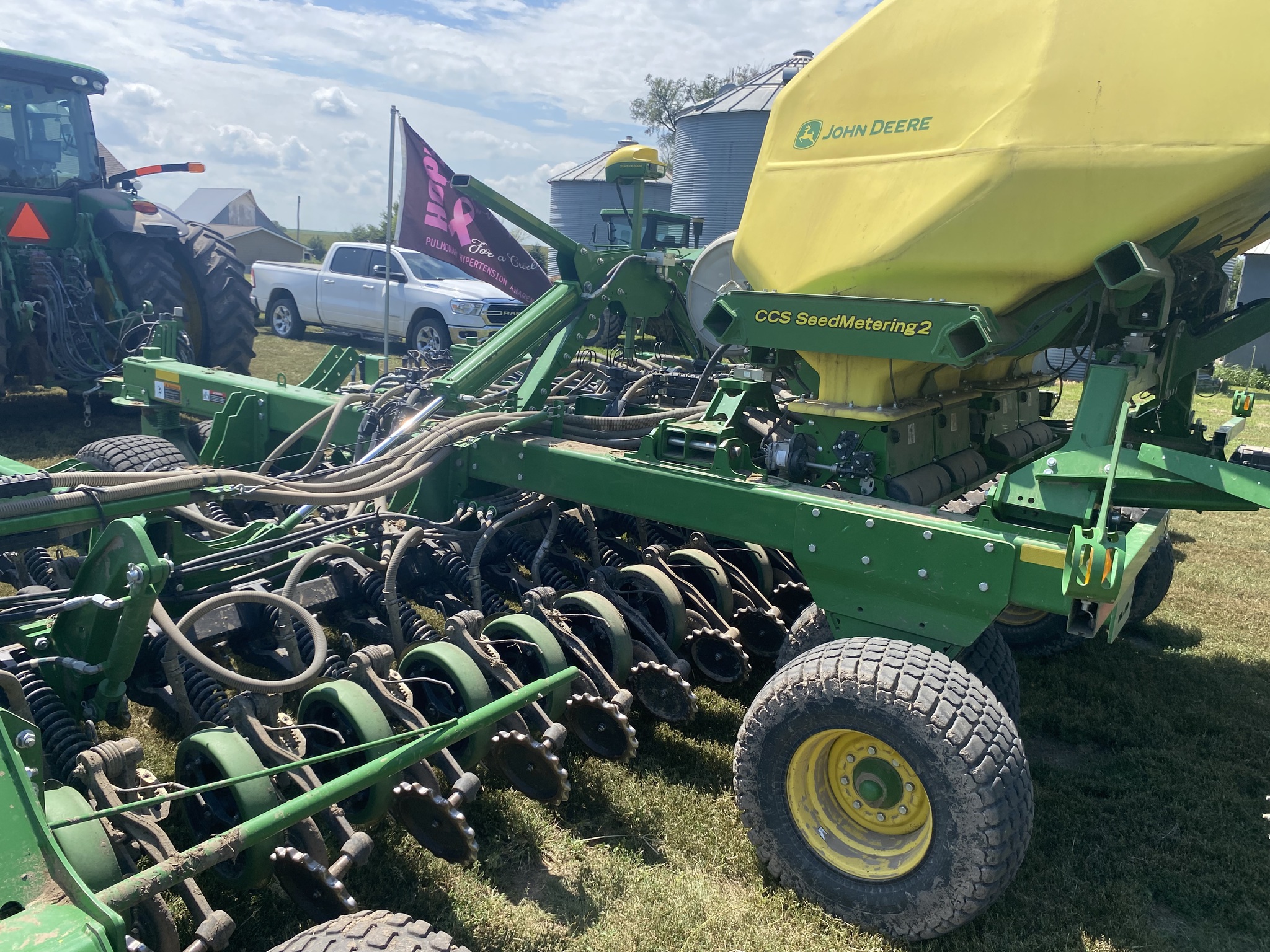2019 John Deere N530C Image 10