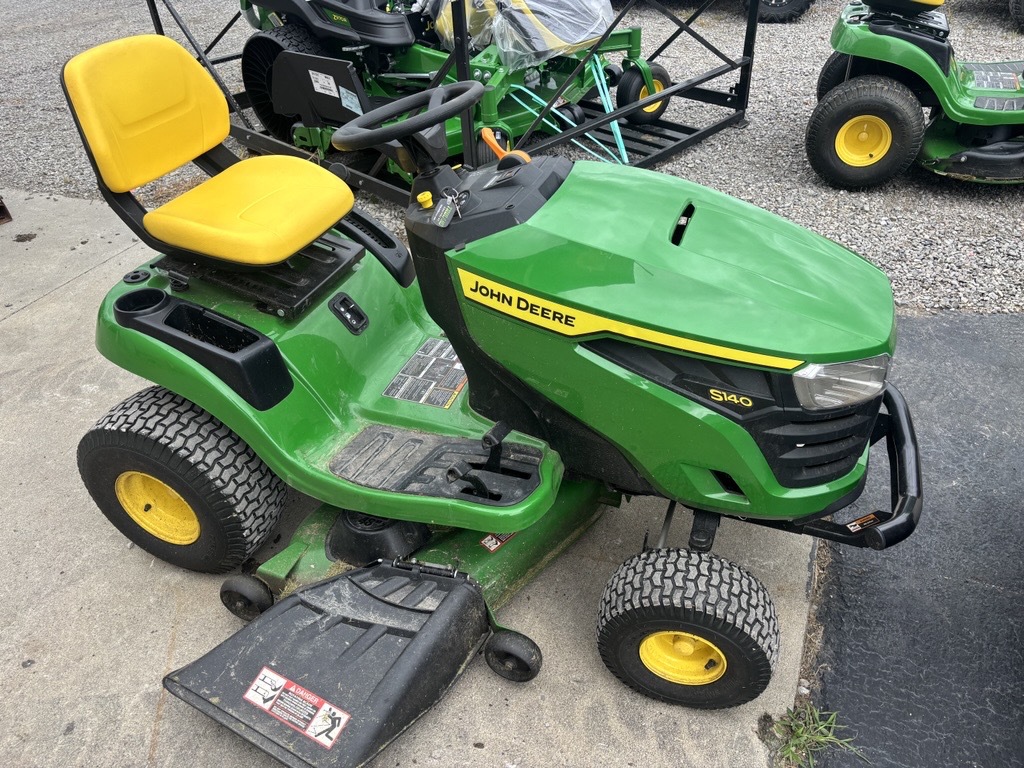 2025 John Deere S140 Image 6
