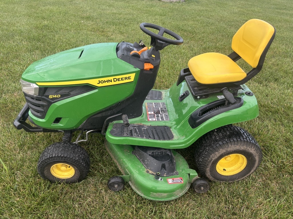 2025 John Deere S140 Image 3