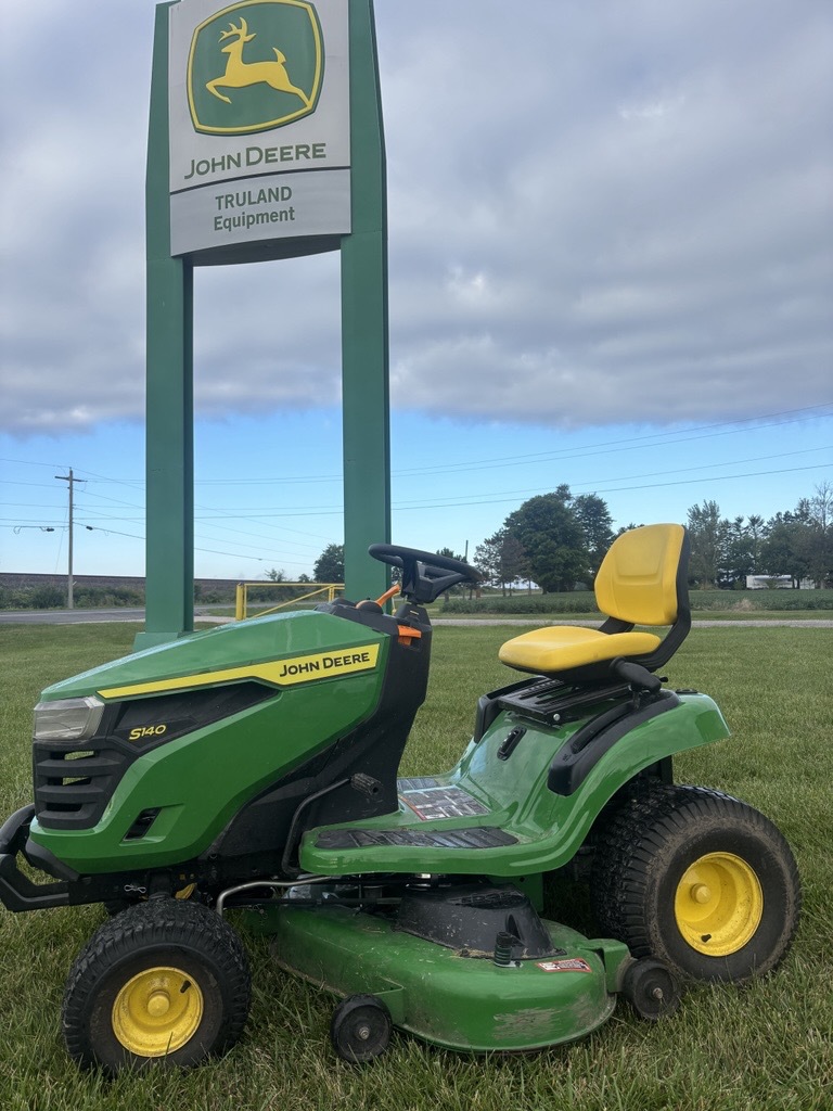 2025 John Deere S140 Image 1