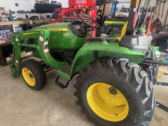 Photo of 2023 John Deere 3032E