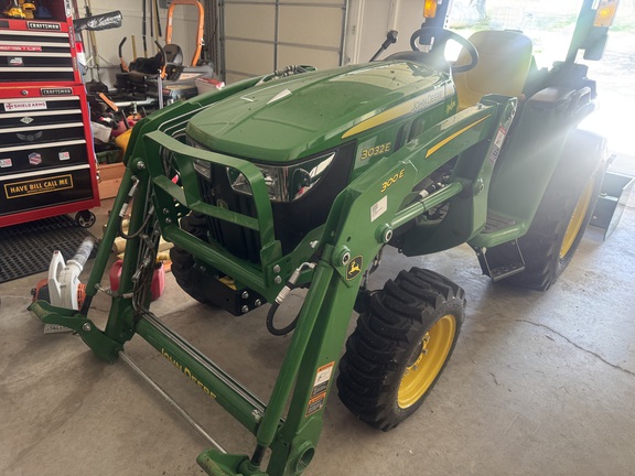 Photo of 2023 John Deere 3032E