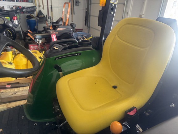 Photo of 2023 John Deere 3032E