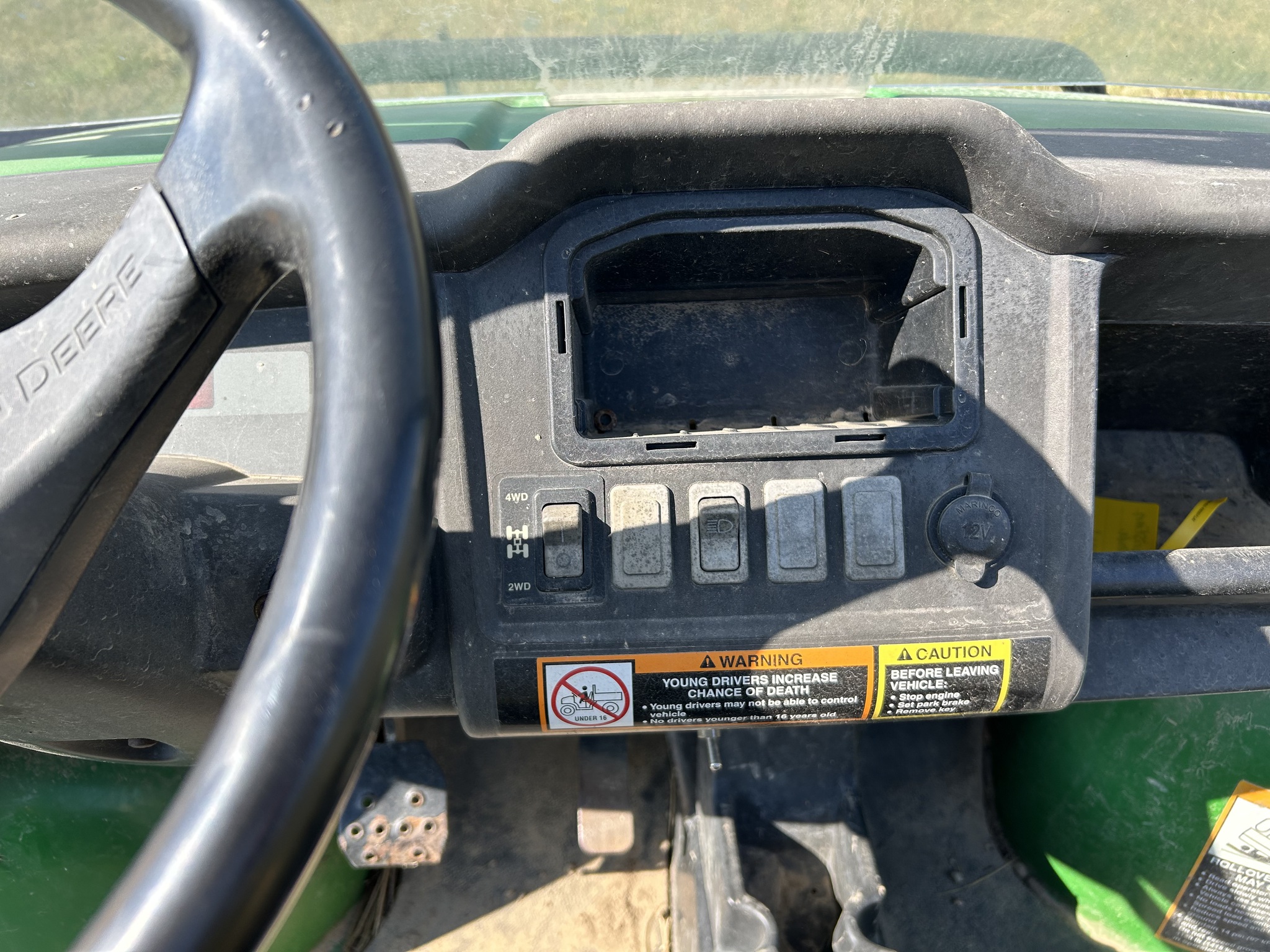 2010 John Deere XUV 620i Image 7