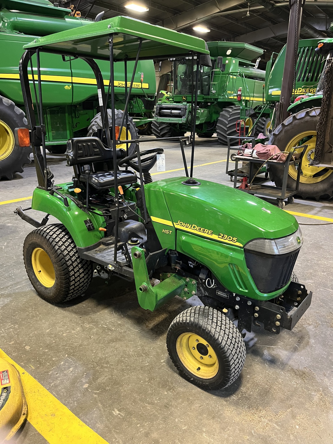 2006 John Deere 2305 Image 1