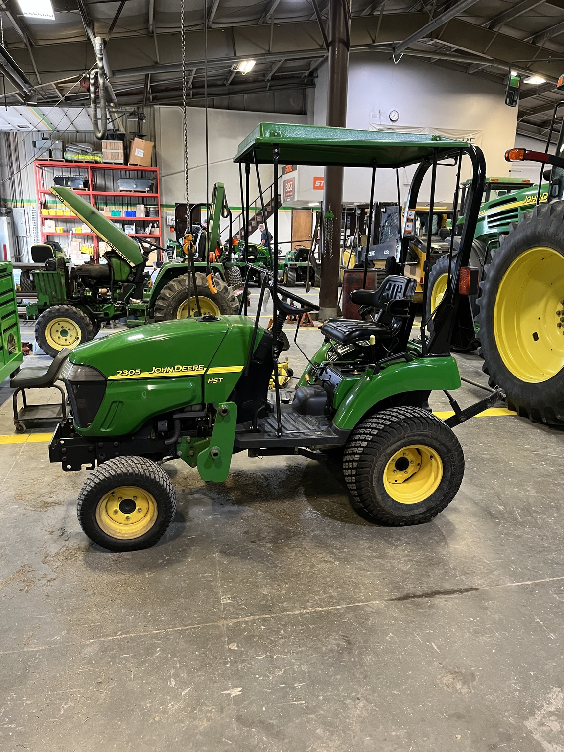 2006 John Deere 2305 Image 4