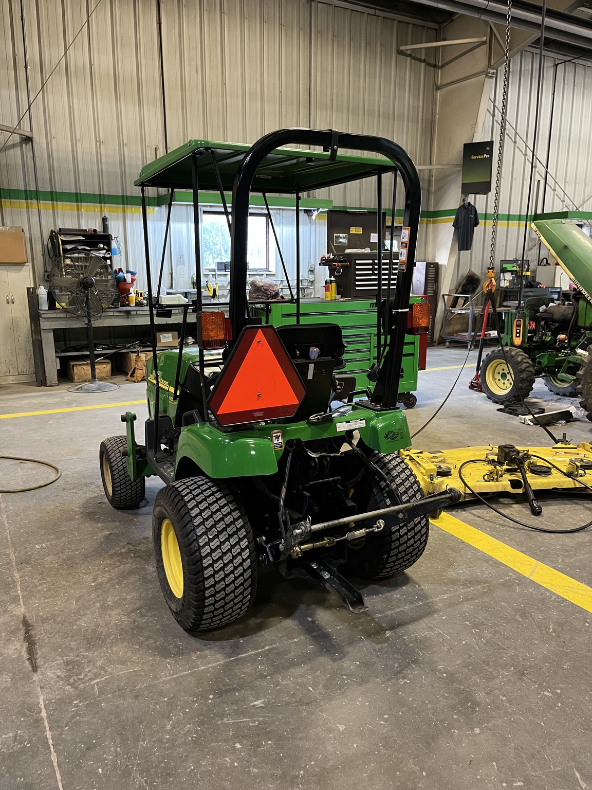 2006 John Deere 2305 Image 5