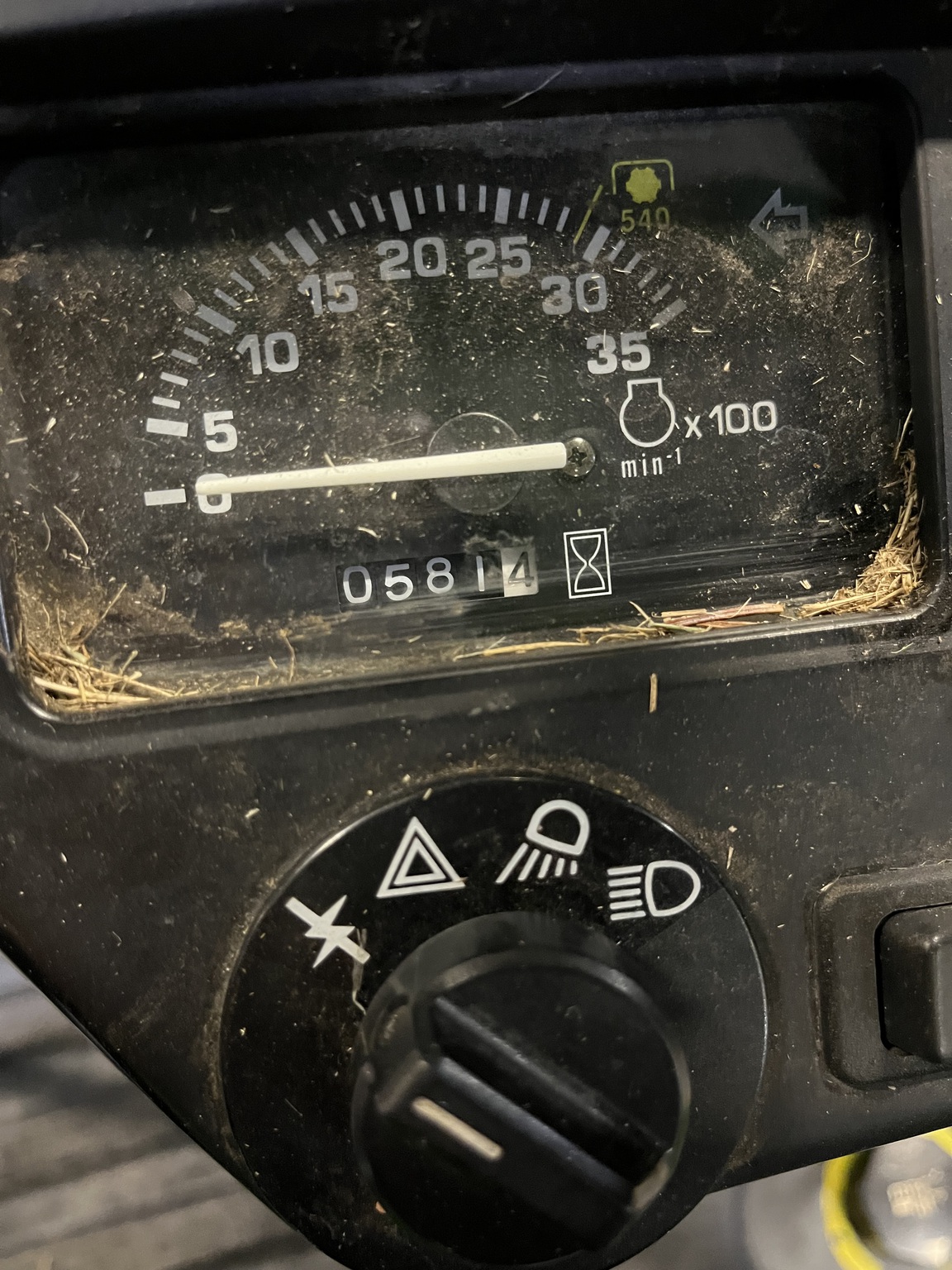 2006 John Deere 2305 Image 18
