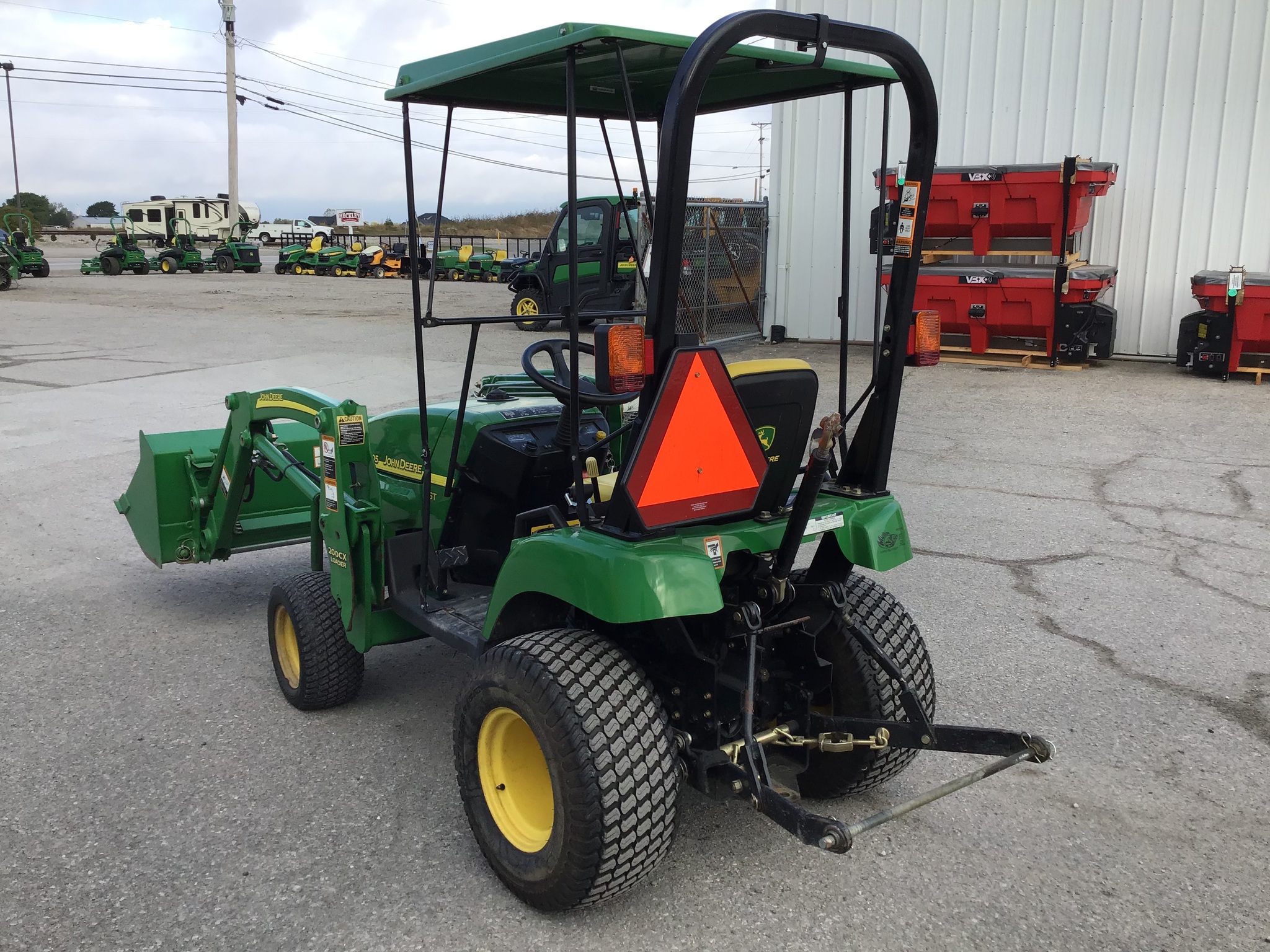2006 John Deere 2305 Image 5