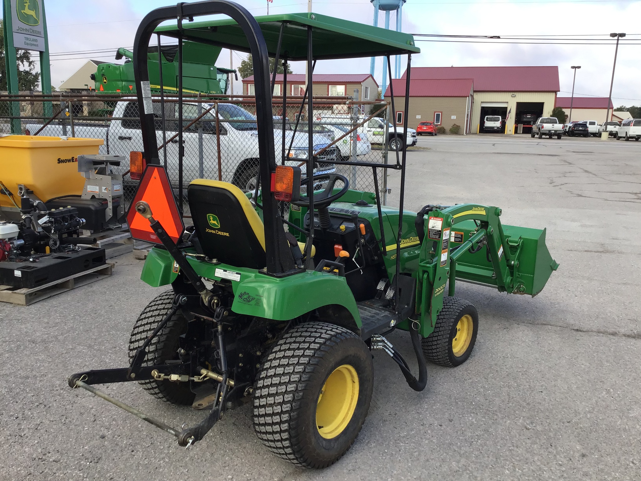 2006 John Deere 2305 Image 6