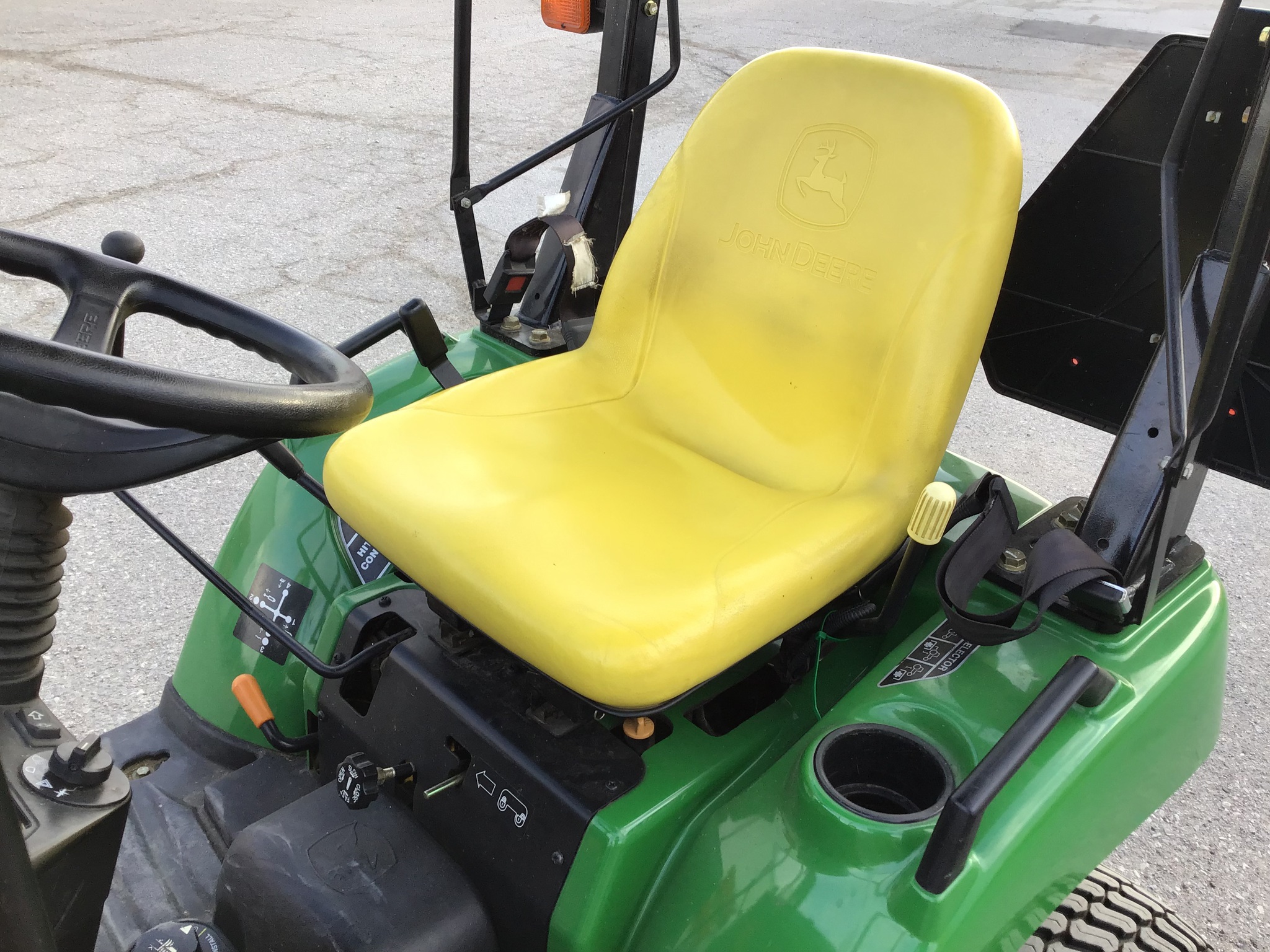 2006 John Deere 2305 Image 14