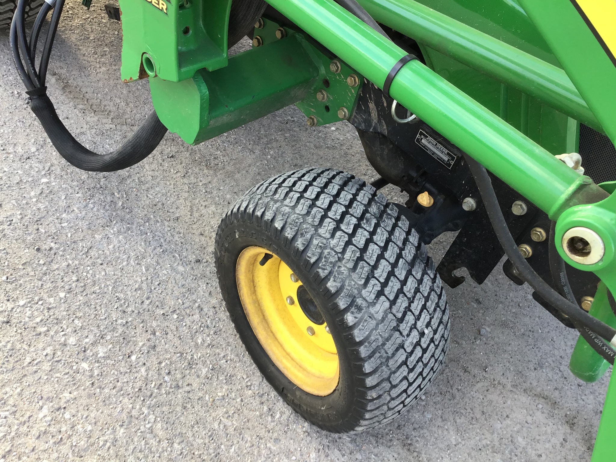 2006 John Deere 2305 Image 9