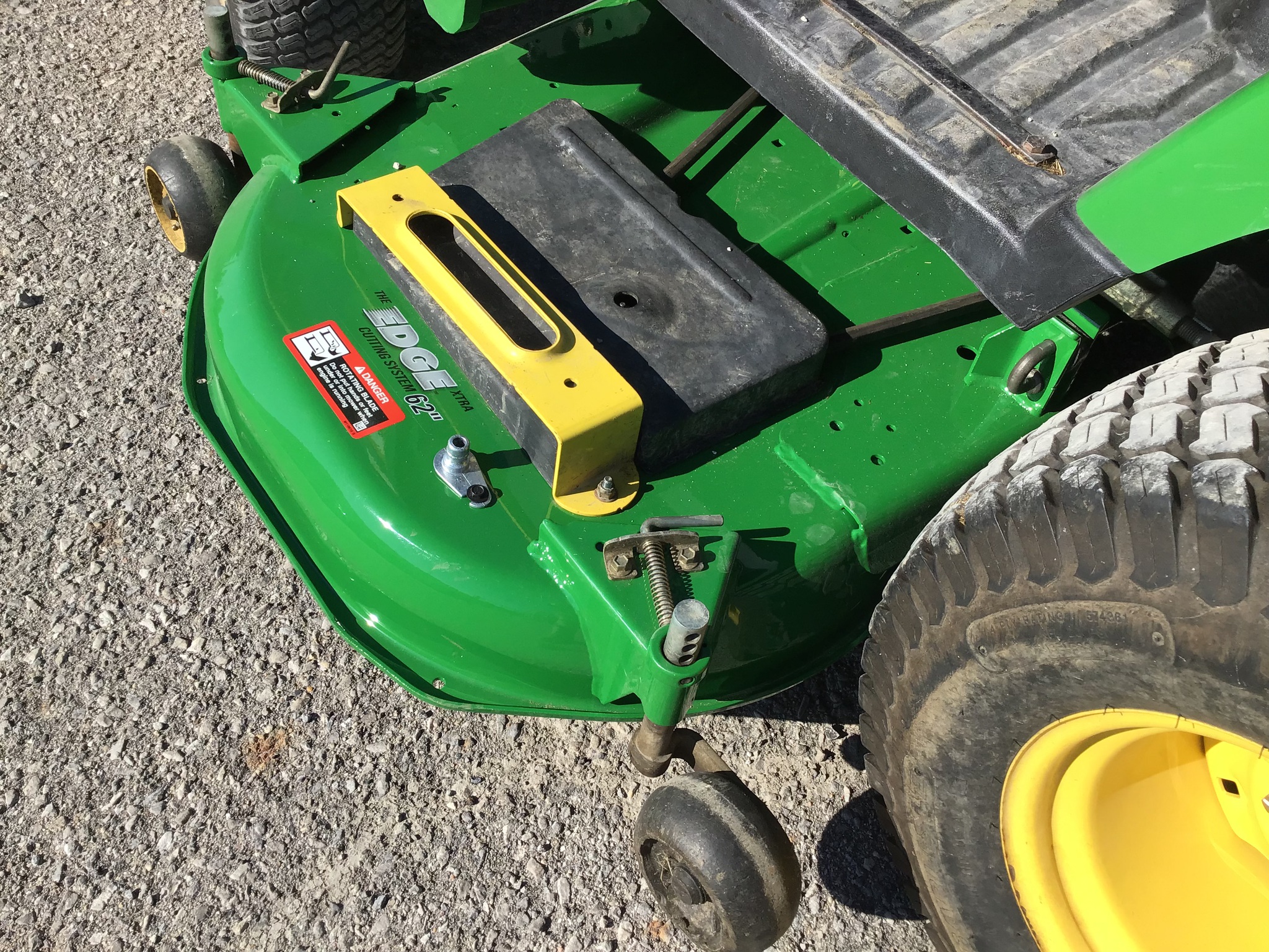 2006 John Deere 2305 Image 32