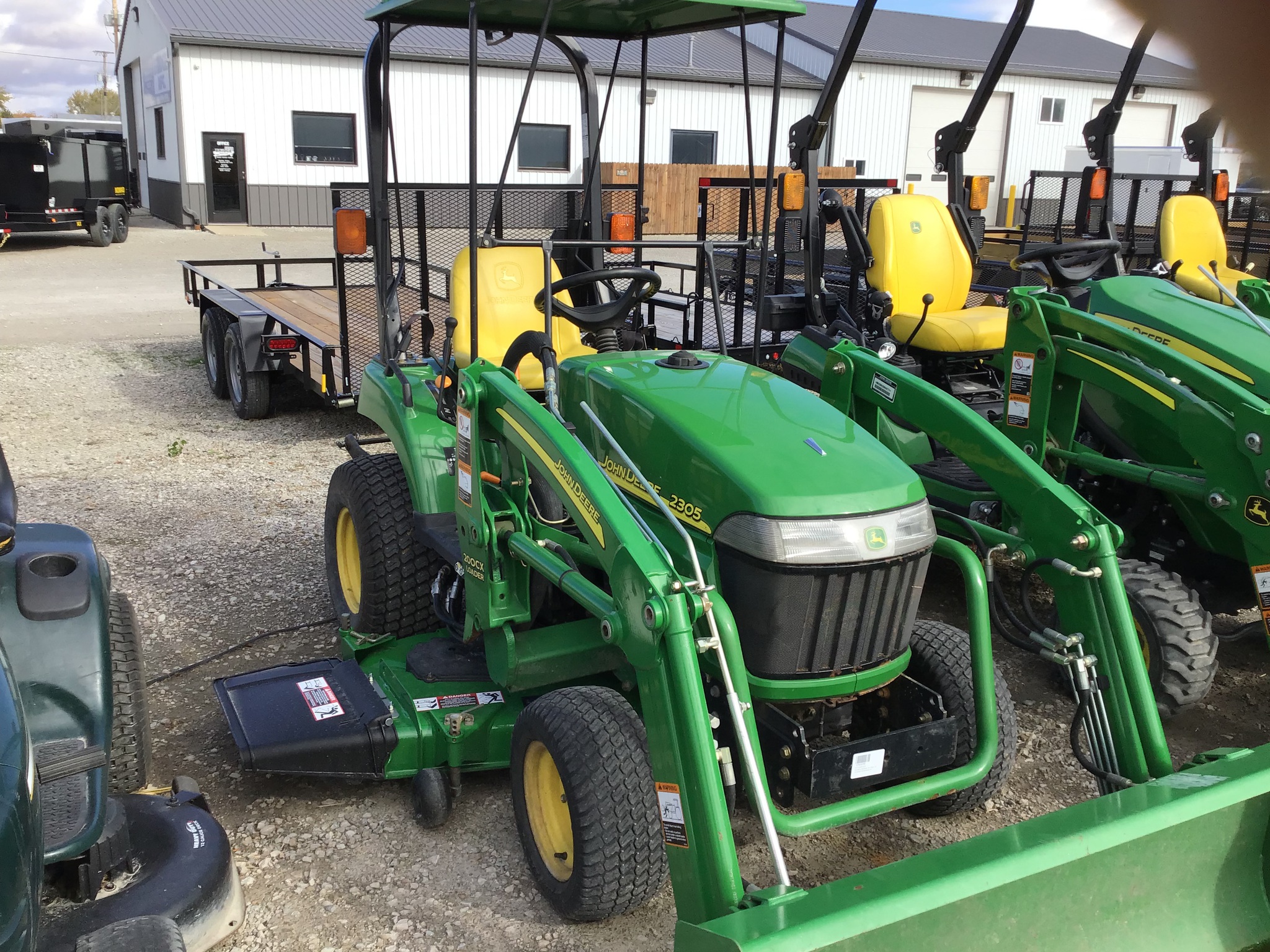 2006 John Deere 2305 Image 1